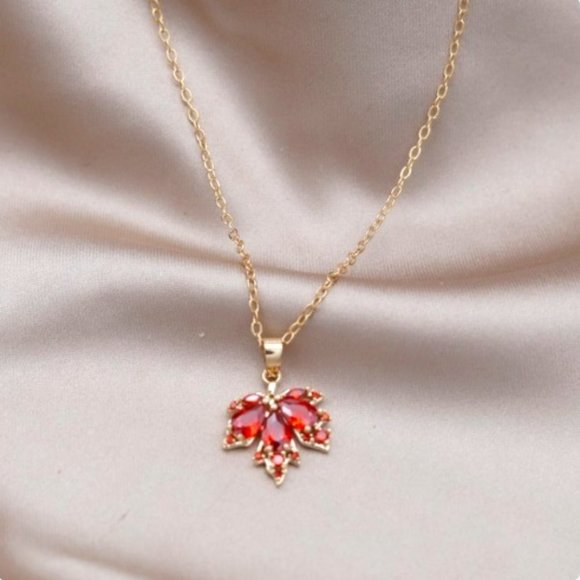 🍏50% OFF/3+...Pretty Crystal, Zircon Maple Leaf Pendant Necklace - Picture 5 of 7